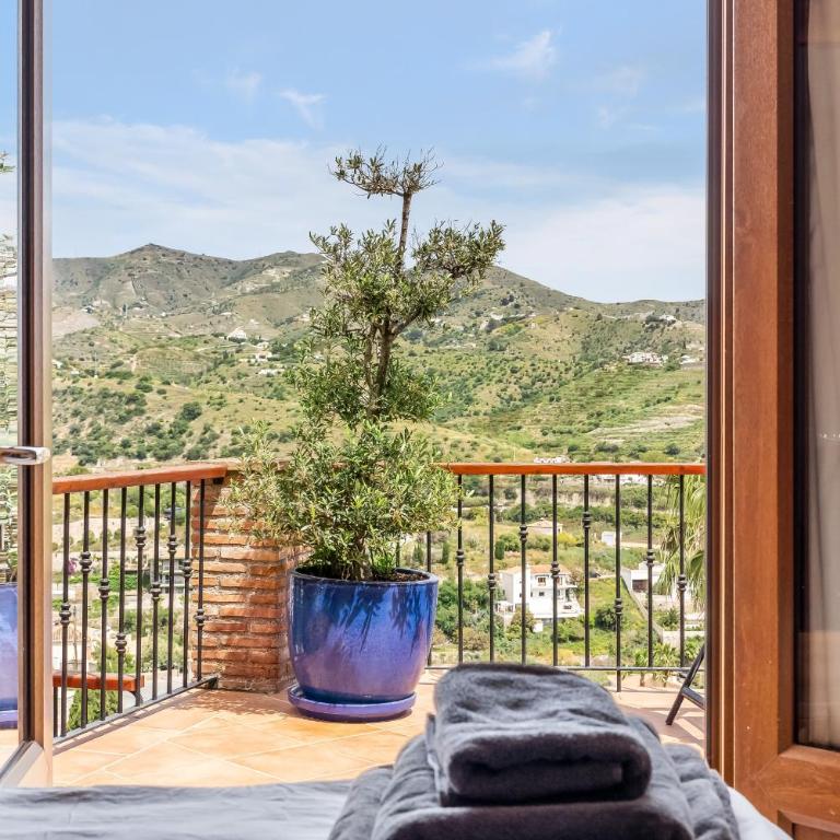 Dream Stay! 15 Guests, Big Pool with Heating Option at Extra Cost, Sea view! - Villa with Private Pool - 27