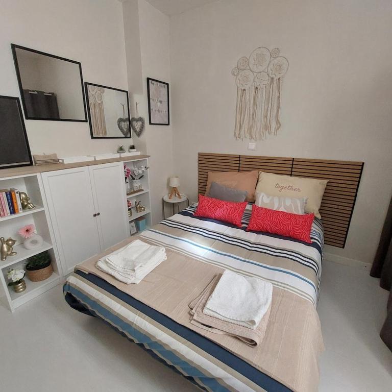 Narbonne Centre Historique Spacieux T2 Confort & Calme - Appartamento con 1 Camera da Letto - 2