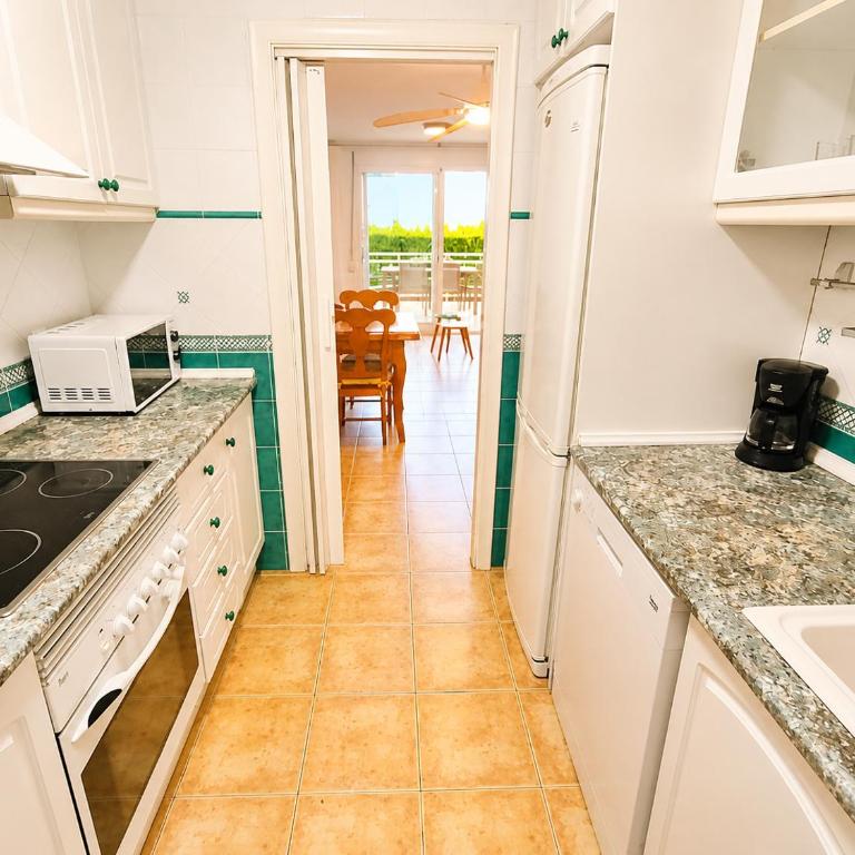 Apartamento Atila en Dénia a 250 m de la Playa con Terraza, Piscina y Jacuzzi by Family Homes - Apartamento de 2 dormitorios con terraza - 8