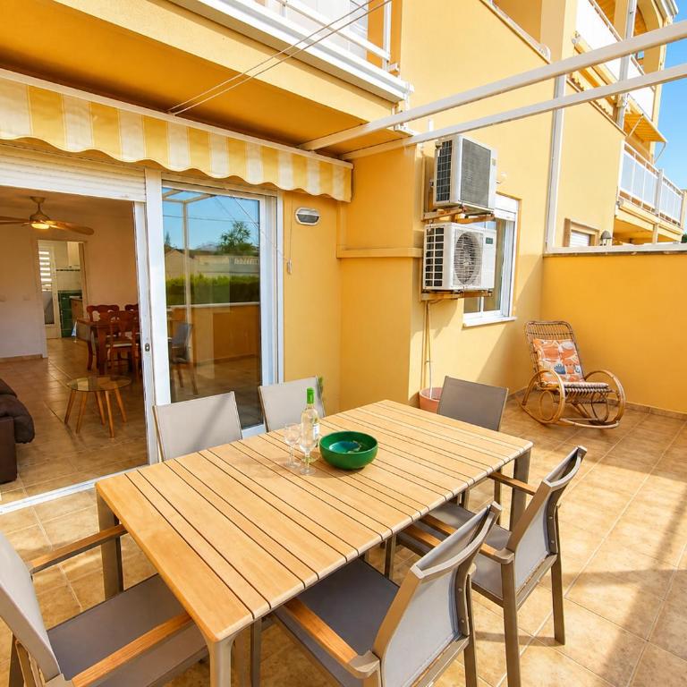 Apartamento Atila en Dénia a 250 m de la Playa con Terraza, Piscina y Jacuzzi by Family Homes - Apartamento de 2 dormitorios con terraza - 10