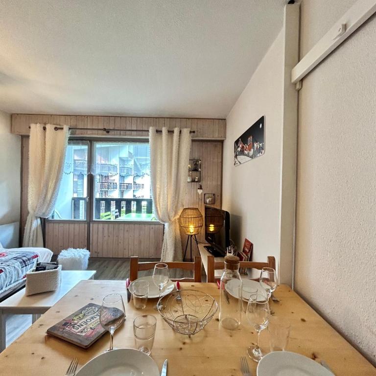 Studio 4 Pers - centre Samoëns - Deluxe Apartment mit Balkon und 2 Schlafzimmern - 8