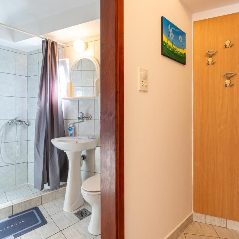Apartments Bečić - Osnovna Trokrevetna Soba - 5