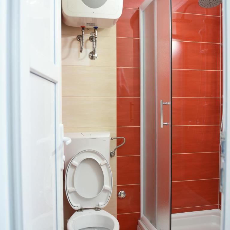 Motel Alibi - Deluks Soba s Bračnim Krevetom/Zasebnim Krevetima - Pogled na Reku - 2