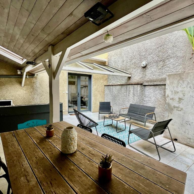 La Maison Garnavie - 6 personnes - Halles Lourdes - Garage - Maison 3 Chambres - 75