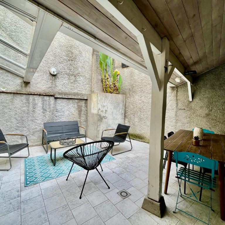 La Maison Garnavie - 6 personnes - Halles Lourdes - Garage - Maison 3 Chambres - 89