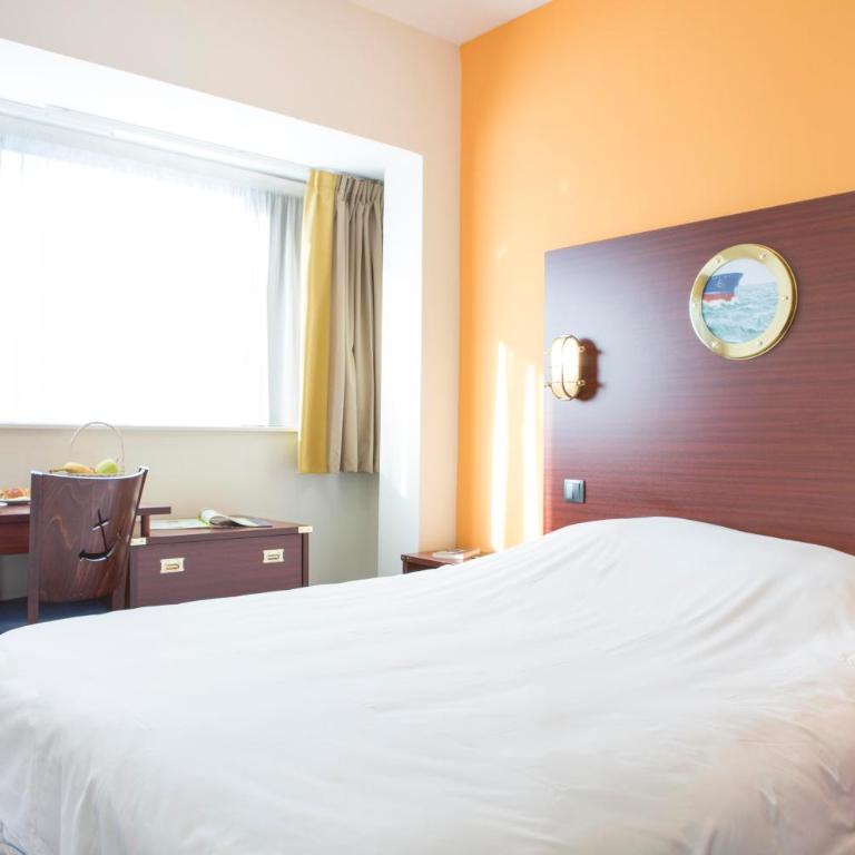 Hôtel Les Gens De Mer Dunkerque by Popinns - Chambre Double - Vue sur Port - 2
