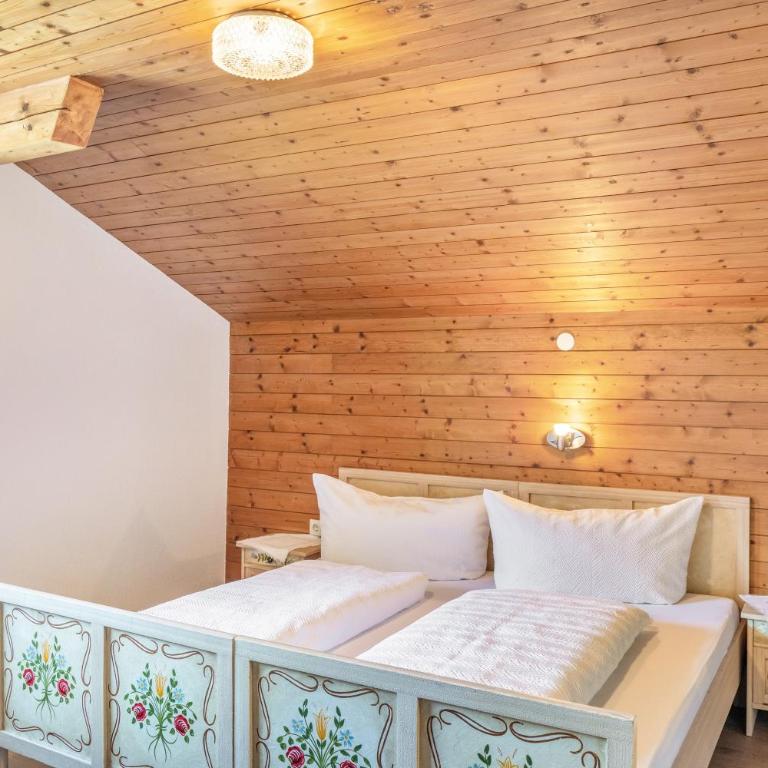 Persalhof Gattererberg - Doppelzimmer mit Bergblick - 1