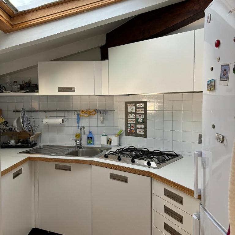 GetTheKey Mansarda Marescalchi - One-Bedroom Apartment - 6