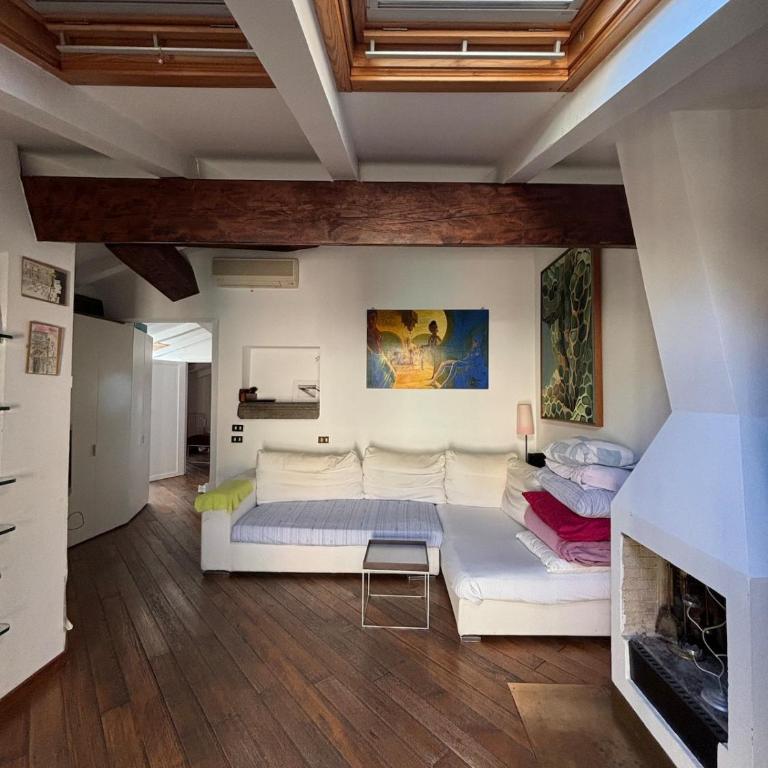 GetTheKey Mansarda Marescalchi - One-Bedroom Apartment - 11