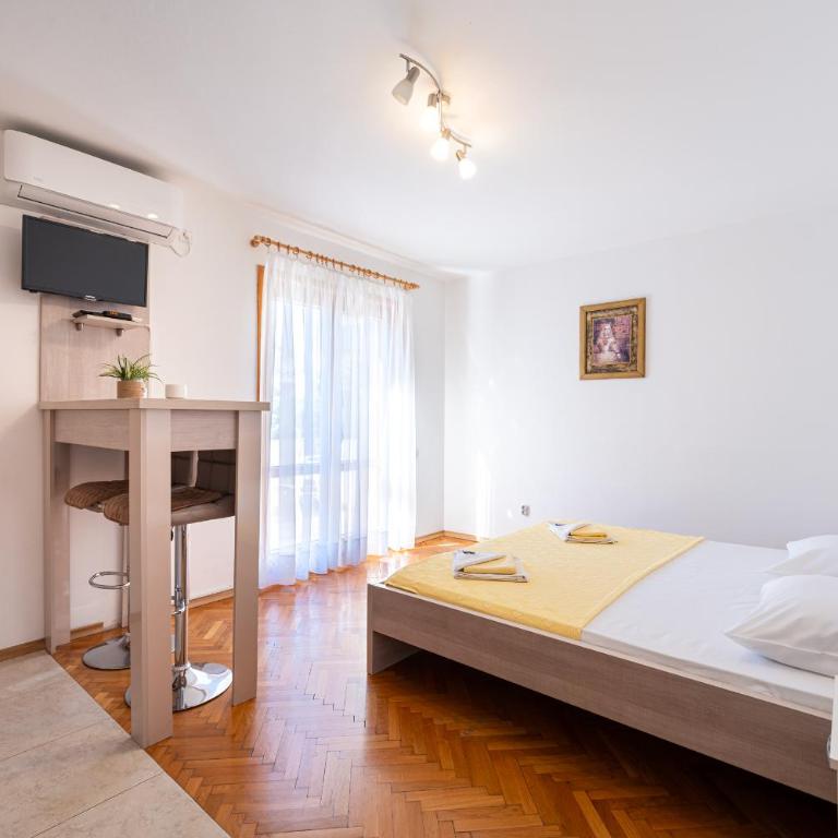 Apartments Bečić - Studio (2 Odrasle Osobe) - 1