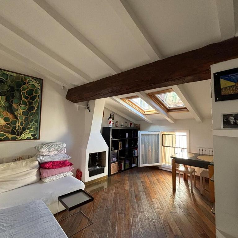 GetTheKey Mansarda Marescalchi - One-Bedroom Apartment - 18
