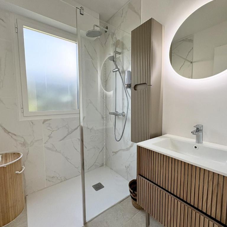 Beau 2 pièces neuf, terrasse, proche des criques - Apartamento de 2 dormitorios - 11
