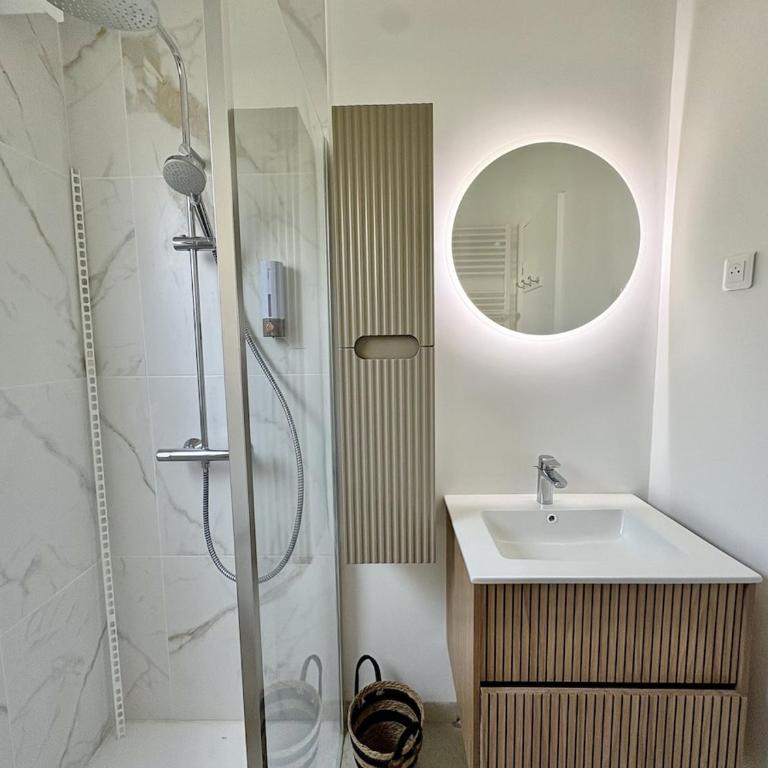 Beau 2 pièces neuf, terrasse, proche des criques - Apartamento de 2 dormitorios - 10