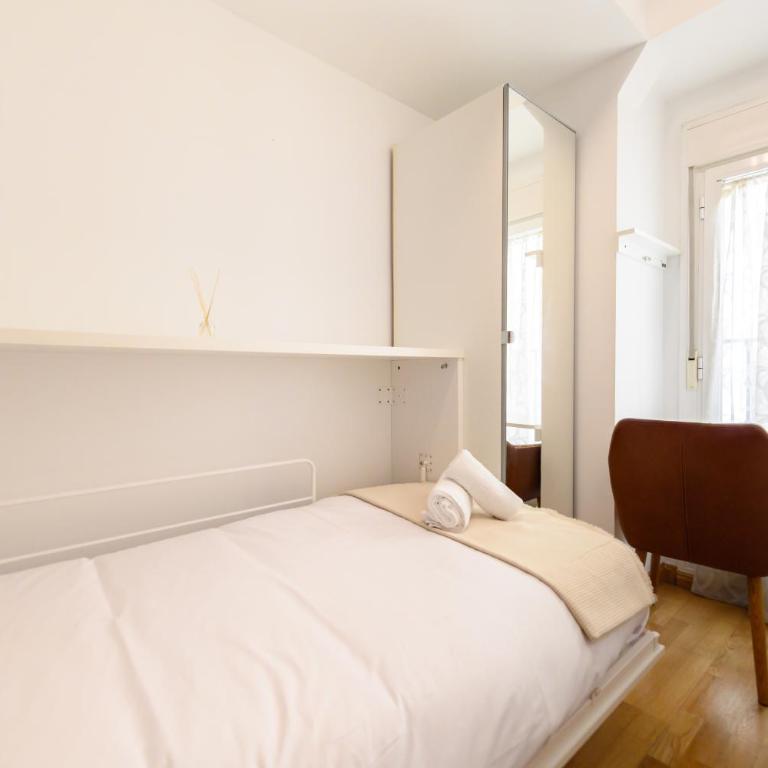 PRA10 - Piso de 2 dormitorios con balcón y 2 baños, en el centro de Madrid - Alquiler temporal - Two-Bedroom Apartment - 47