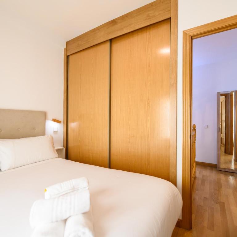 PRA10 - Piso de 2 dormitorios con balcón y 2 baños, en el centro de Madrid - Alquiler temporal - Two-Bedroom Apartment - 41