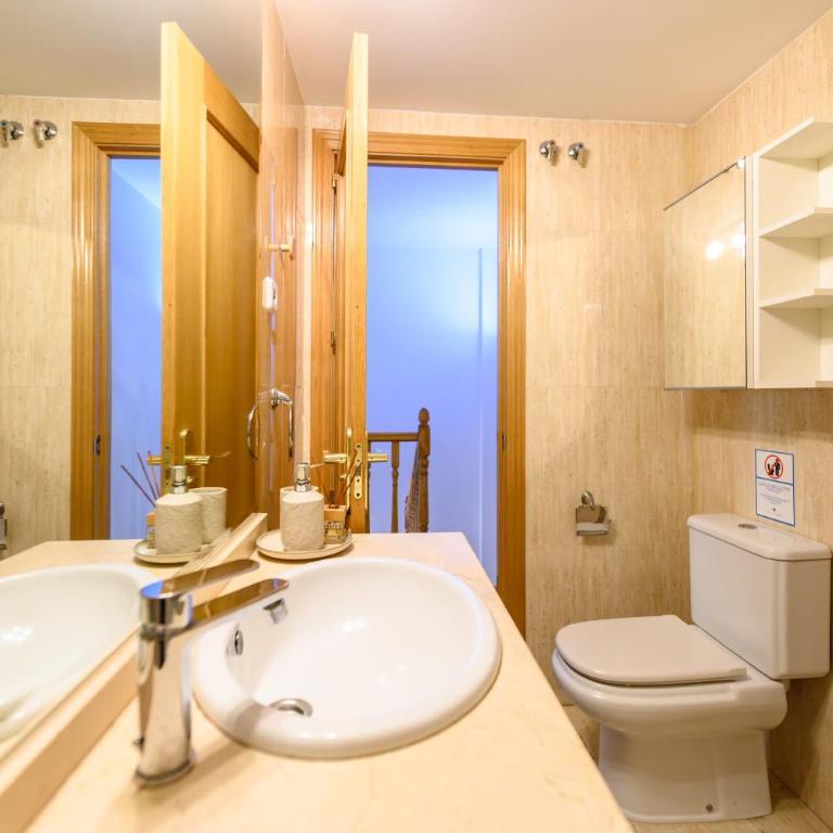 PRA10 - Piso de 2 dormitorios con balcón y 2 baños, en el centro de Madrid - Alquiler temporal - Two-Bedroom Apartment - 38
