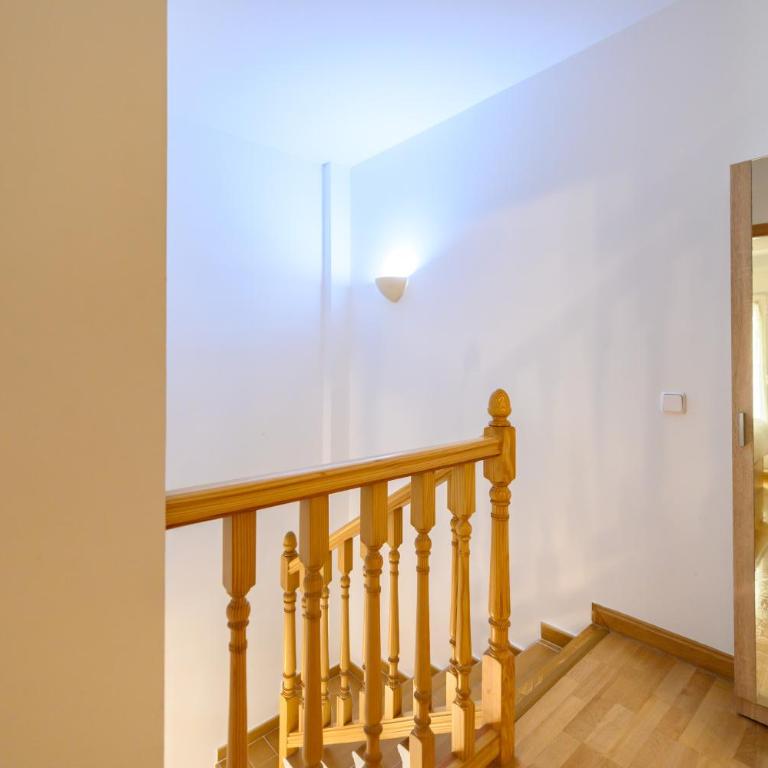 PRA10 - Piso de 2 dormitorios con balcón y 2 baños, en el centro de Madrid - Alquiler temporal - Two-Bedroom Apartment - 35