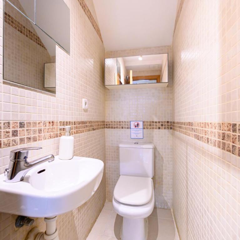 PRA10 - Piso de 2 dormitorios con balcón y 2 baños, en el centro de Madrid - Alquiler temporal - Two-Bedroom Apartment - 32