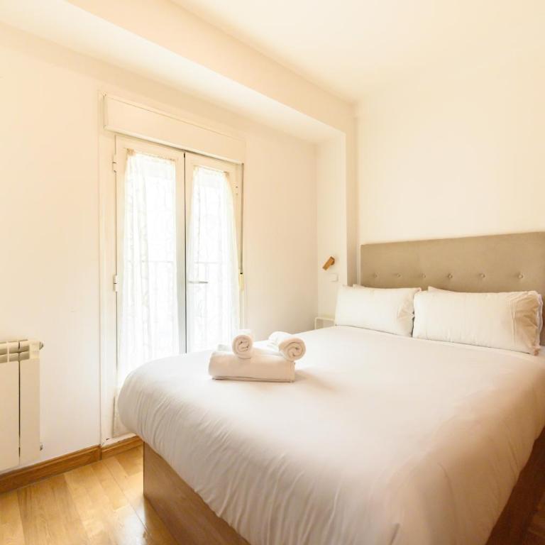 PRA10 - Piso de 2 dormitorios con balcón y 2 baños, en el centro de Madrid - Alquiler temporal - Two-Bedroom Apartment - 6