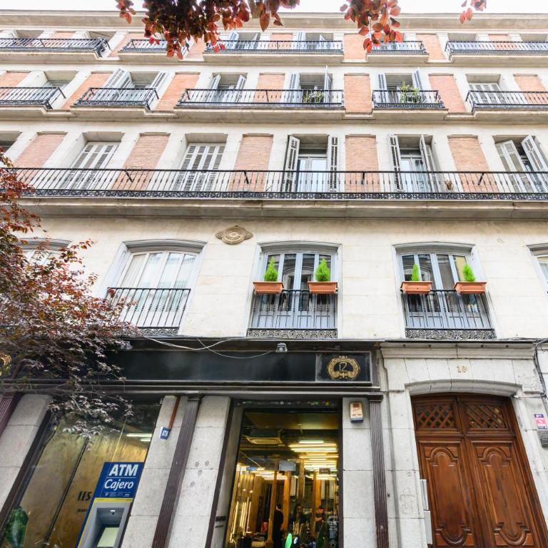 PRA10 - Piso de 2 dormitorios con balcón y 2 baños, en el centro de Madrid - Alquiler temporal - Two-Bedroom Apartment - 55