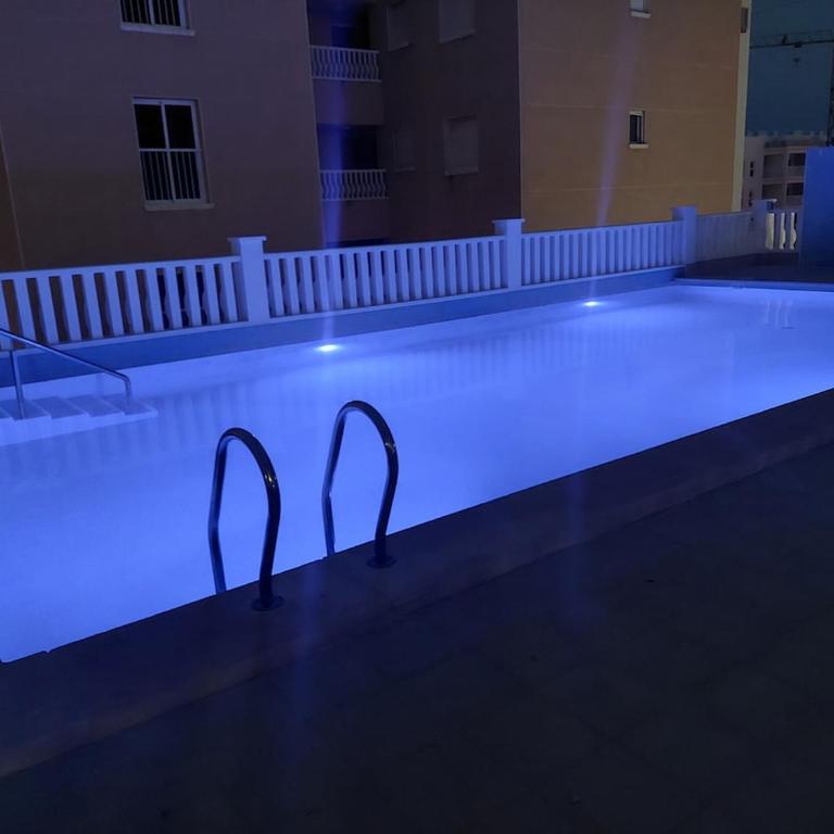 Apartamento con vistas al mar, piscina y garaje - Two-Bedroom Apartment with Balcony and Sea View - 9