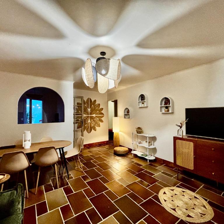 Casa Santa - charmante villa avec jardin - Maison 3 Chambres - 10