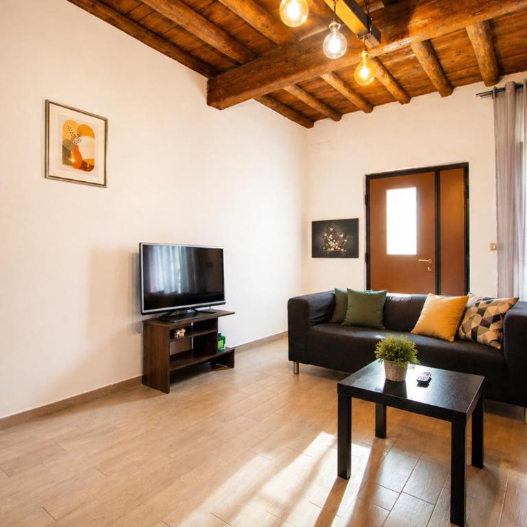 Casa a Firenze - 7 Ospiti, 3 Camere, 2 Bagni, Parcheggi Gratuiti - Bus, Treno, Aeroporto - Three-Bedroom Apartment - 16