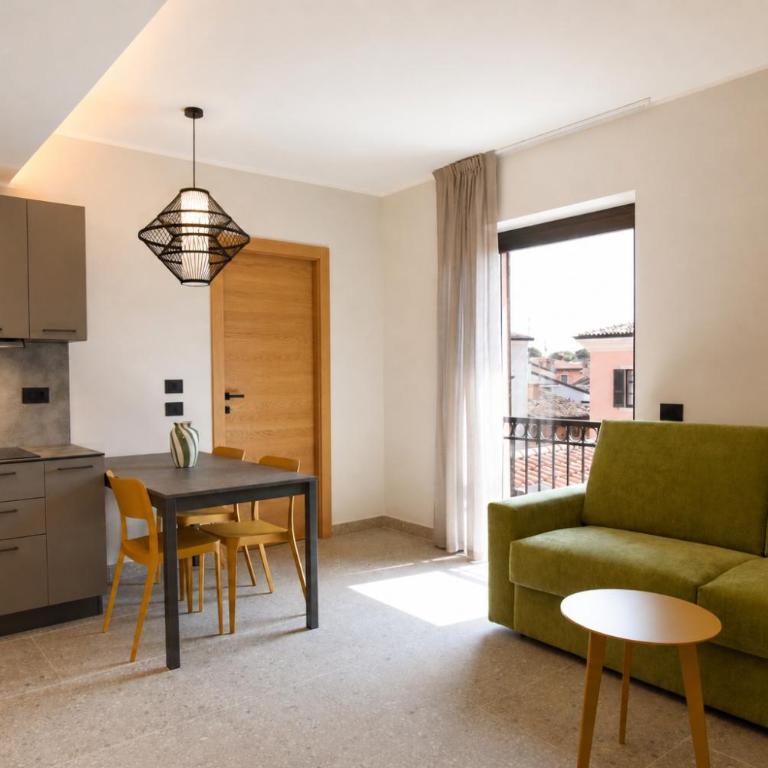 Bonaparte Luxury Apartments - One-Bedroom Apartment - 6