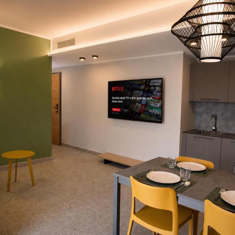 Bonaparte Luxury Apartments - One-Bedroom Apartment - 5