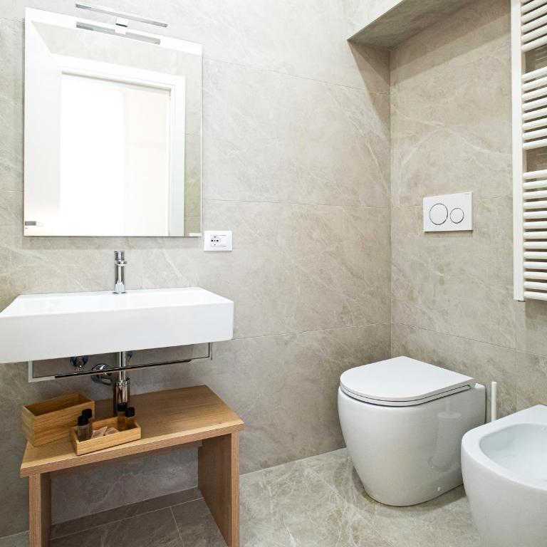 Serendipity Suites - Triple Room with City View - 10