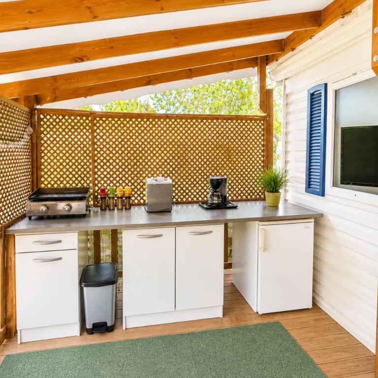 Mobil-home tout confort Camping de lEscale C43 terrasse piscine & plages - Bungalow - 9