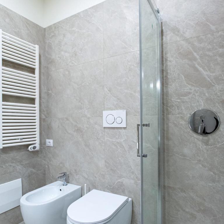 Serendipity Suites - Triple Room with City View - 12