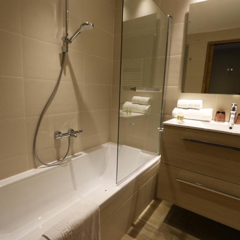 Hotel Edelweiss - Chambre Double ou Lits Jumeaux Deluxe avec Balcon - 5