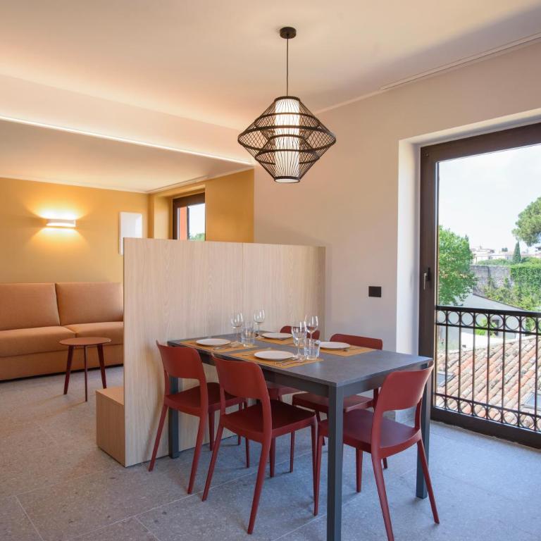 Bonaparte Luxury Apartments - Deluxe One-Bedroom Apartment with City View - 1