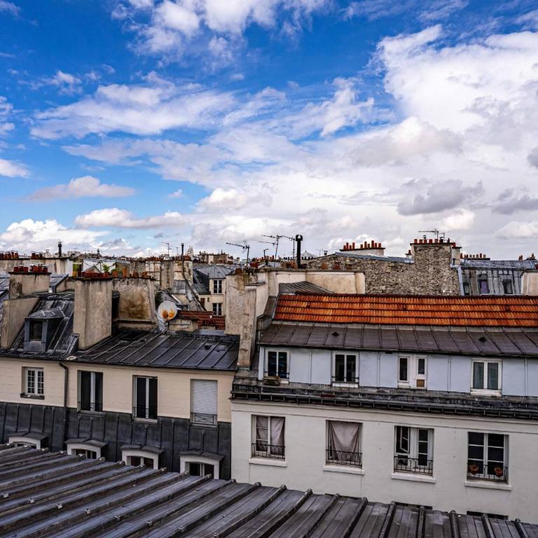 UrbanFlat 135 - Central Luxurious Apartment in Paris - Apartment - 21