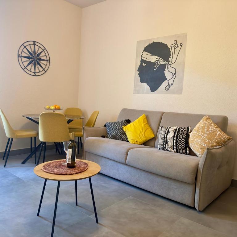 Apartment Dora 3,beach apartment - One-Bedroom Apartment - 1