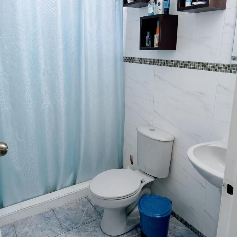 La Milagrosa - Double Room with Shared Bathroom - 5