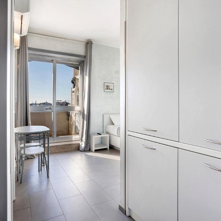 Smart Central Apartments - Milan - Superior One-Bedroom Apartment with Balcony - 4