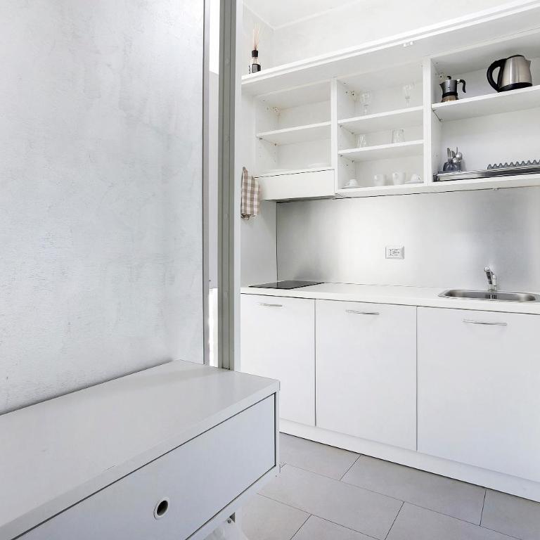 Smart Central Apartments - Milan - Superior One-Bedroom Apartment with Balcony - 6