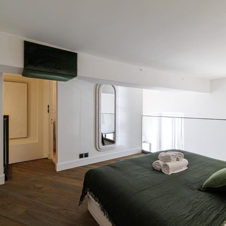 20 QUAI LUNEL - Loft vue Port de Nice - 2 suites mezzanine - Climatise - Appartement 2 Chambres avec Vue sur le Port - 9