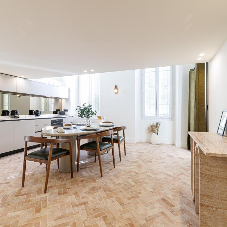 20 QUAI LUNEL - Loft vue Port de Nice - 2 suites mezzanine - Climatise - Appartement 2 Chambres avec Vue sur le Port - 10