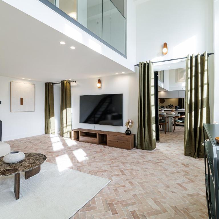 20 QUAI LUNEL - Loft vue Port de Nice - 2 suites mezzanine - Climatise - Appartement 2 Chambres avec Vue sur le Port - 25