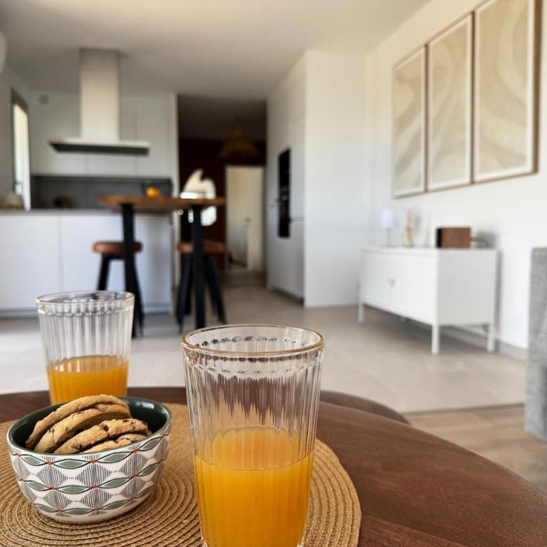 Cocon à 2 min A Pied de la Plage Terrasse Parking - Two-Bedroom Apartment - 11