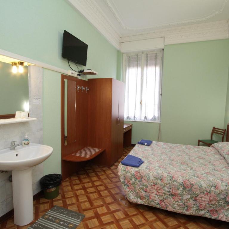 Hotel Barone - Camera Matrimoniale/Doppia con Letti Singoli con Doccia - 4