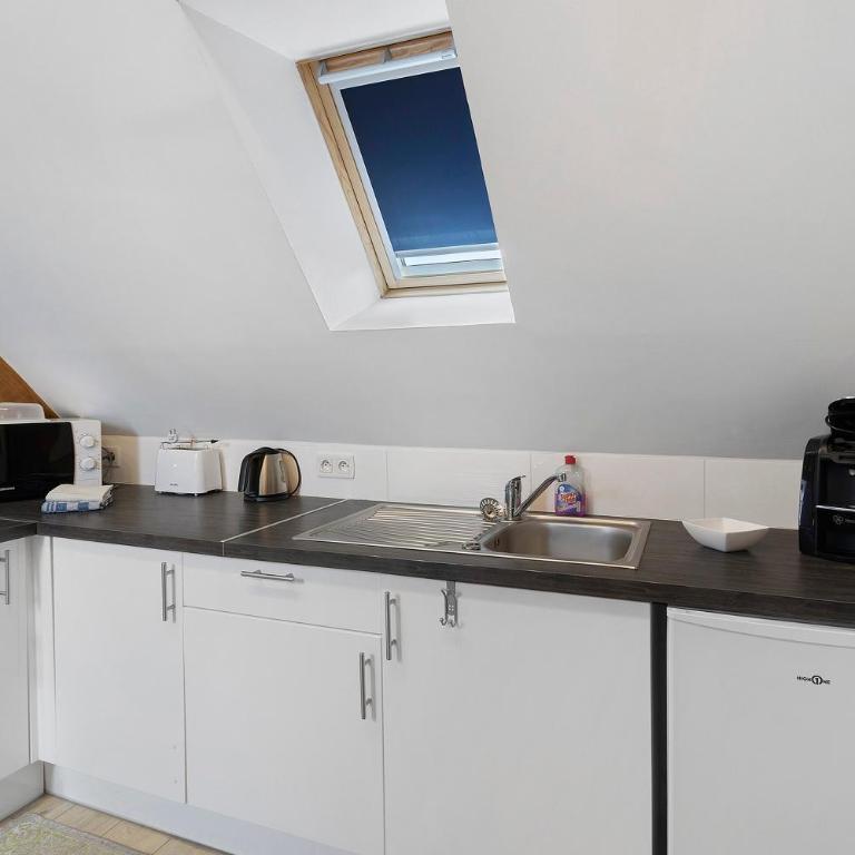 Adorable Petit Loft - Superior Apartment with City View - 4