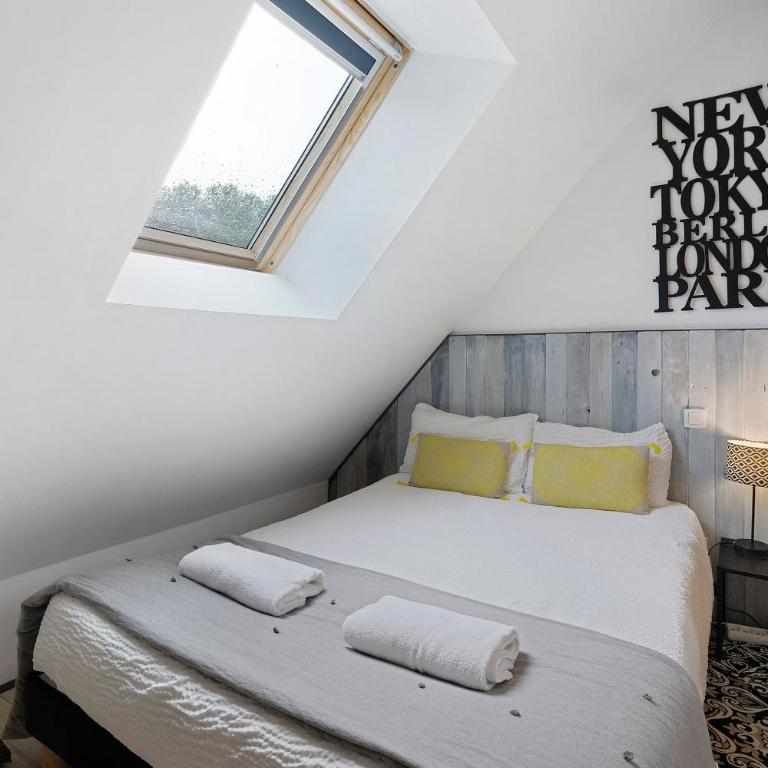Adorable Petit Loft - Superior Apartment with City View - 8