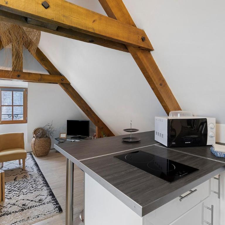 Adorable Petit Loft - Superior Apartment with City View - 6