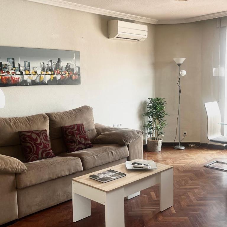 Apartamentos Azafranal-PARKING GRATIS- - Deluxe Apartment - 37