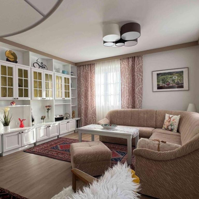 ALTSTADT-APARTMENTS Bad Radkersburg - Ihr Zuhause auf Reisen - Gediegene 88 m² Ferienwohnung „Weißburgunder“ - 1. OG Terrasse Innenhof - 11