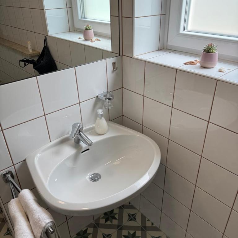 Helle Ferienwohnung Saunahaus - Apartment mit 1 Schlafzimmer - 3